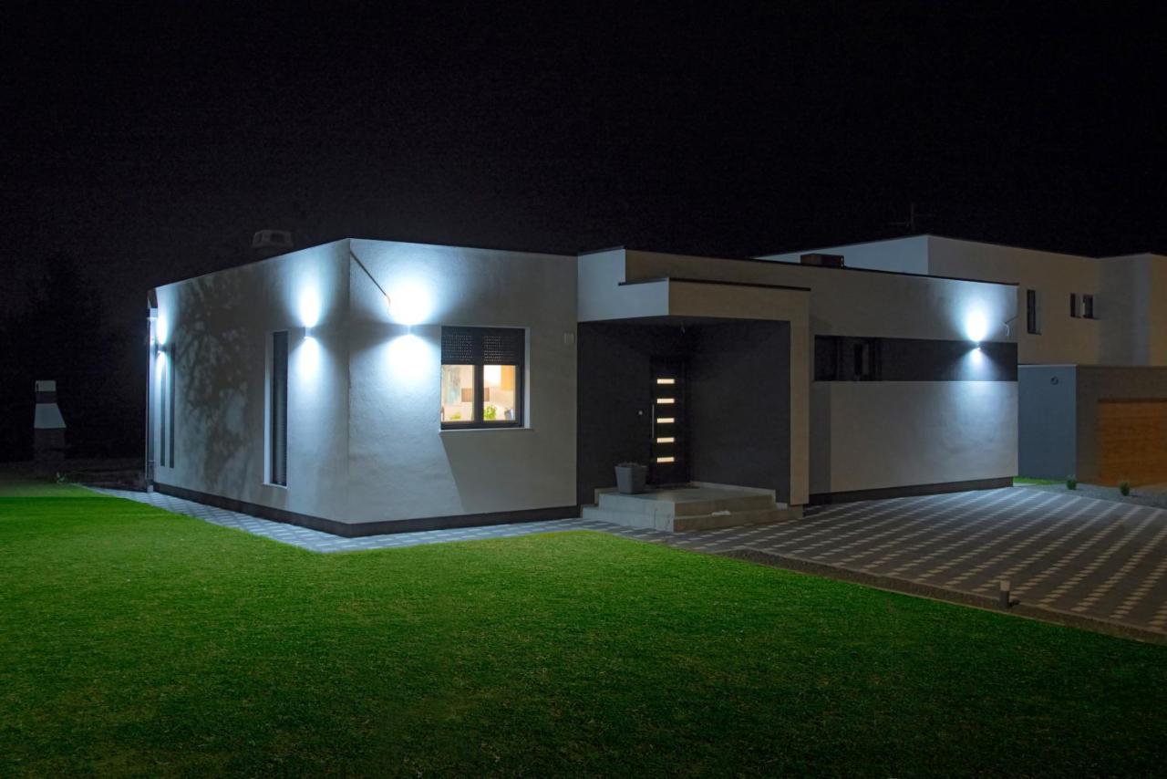 K Relax Place, Varazdinske Toplice, Modern Home With Sauna, Jacuzzi, Wifi Bagian luar foto